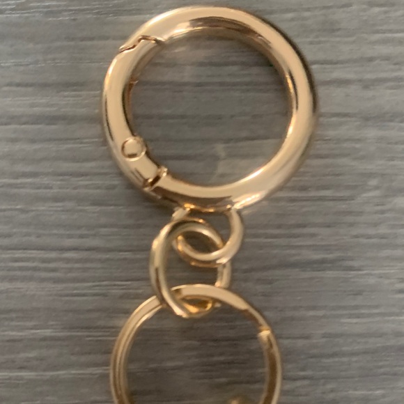 Gold and Green Keychain with Martini Design - Picture 7 of 7